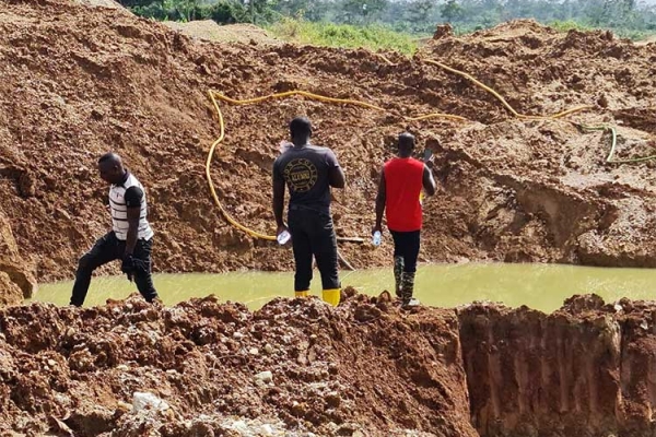 mining-05-750x1000073AD2A9-F721-D458-37F6-5C3C2AC58F90.jpg